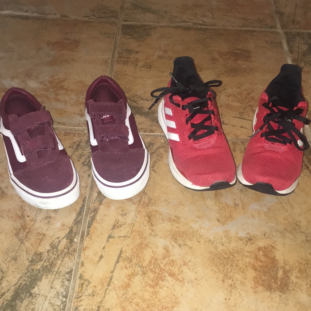 Boy sneakers size 12